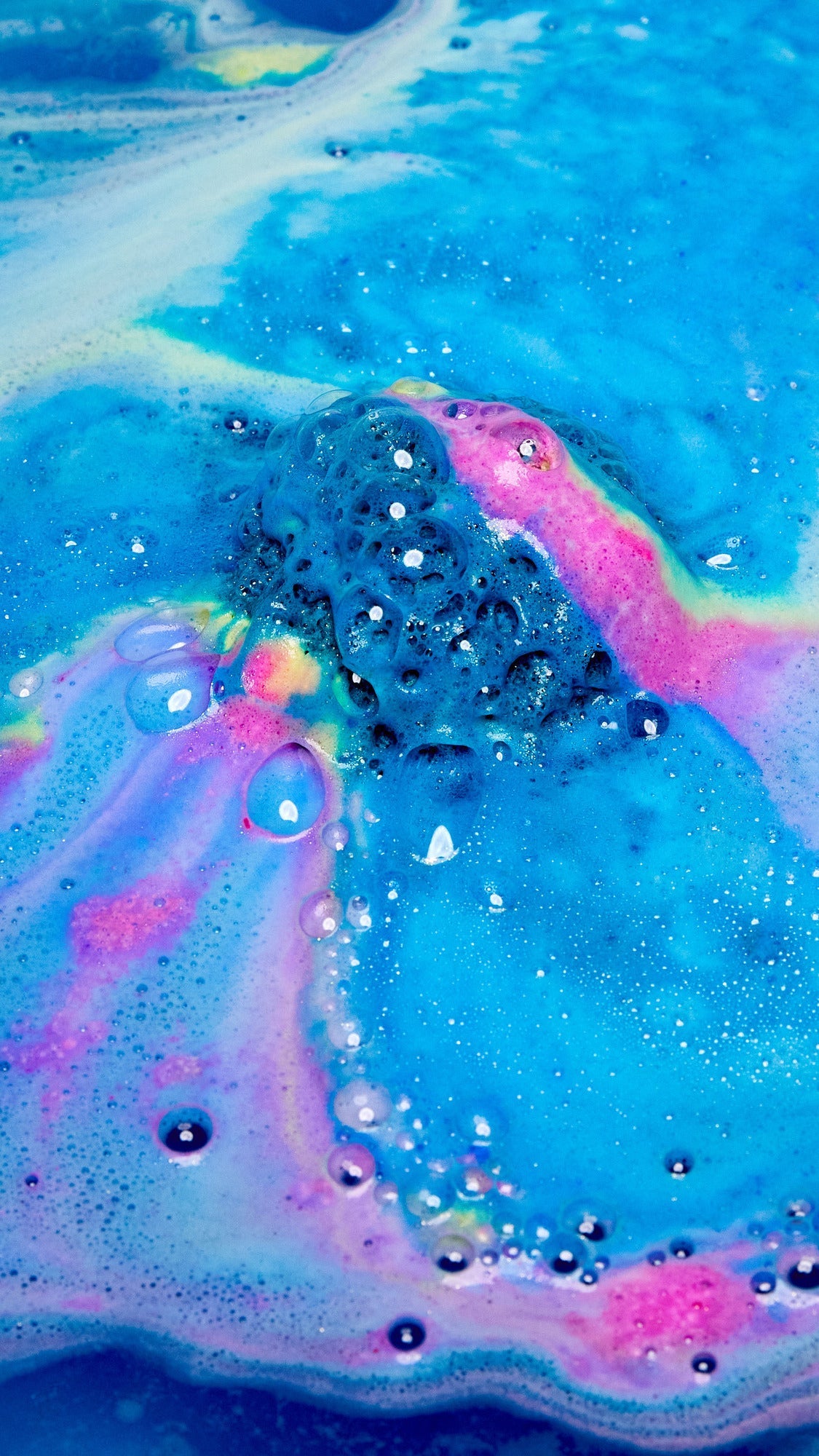 A Galaxy in Your Tub: Why Intergalactic Is the Most Mesmerising Bath Bomb
