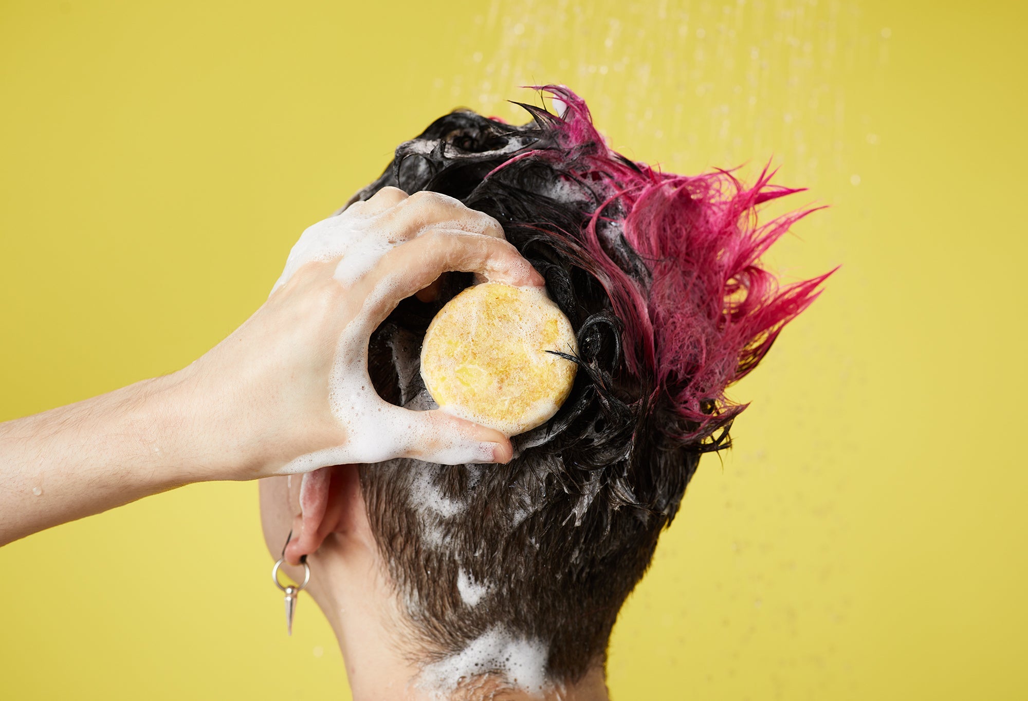 One Bar, Two Jobs: Why Godiva Co-Wash Is the Lazy Girl’s Dream Hair Day